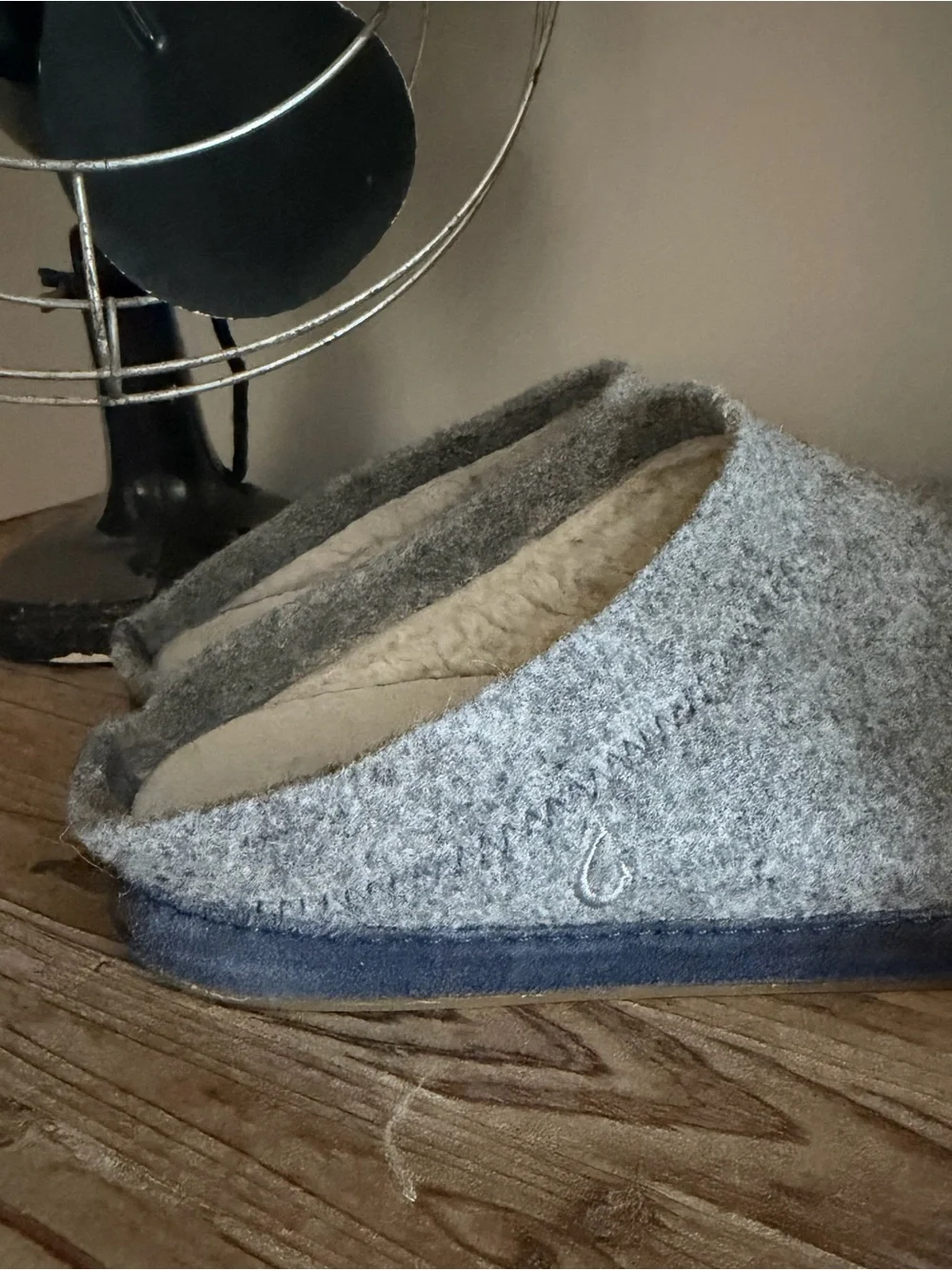 Olukai Humani Hulu Grey Wool Sheep Fur Lined Slip On Mule Slide Sandals 11